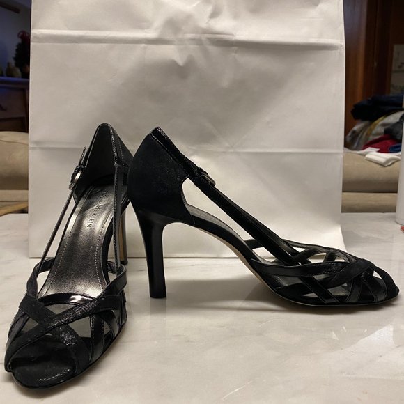 Anne Klein black pumps dress shoes for the holiday 8M worn once - Picture 2 of 2